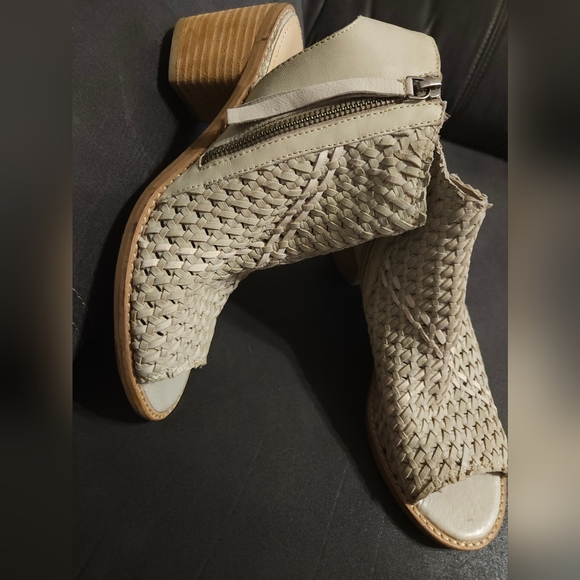 SAM EDELMAN Cooper Beige Leather Woven Block Heel Peep Toe Booties Sz8.5 - Picture 5 of 9
